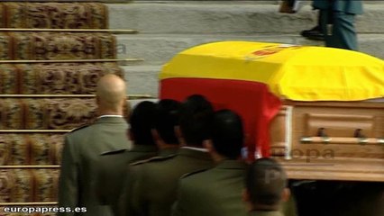 La familia entrega al Congreso el féretro