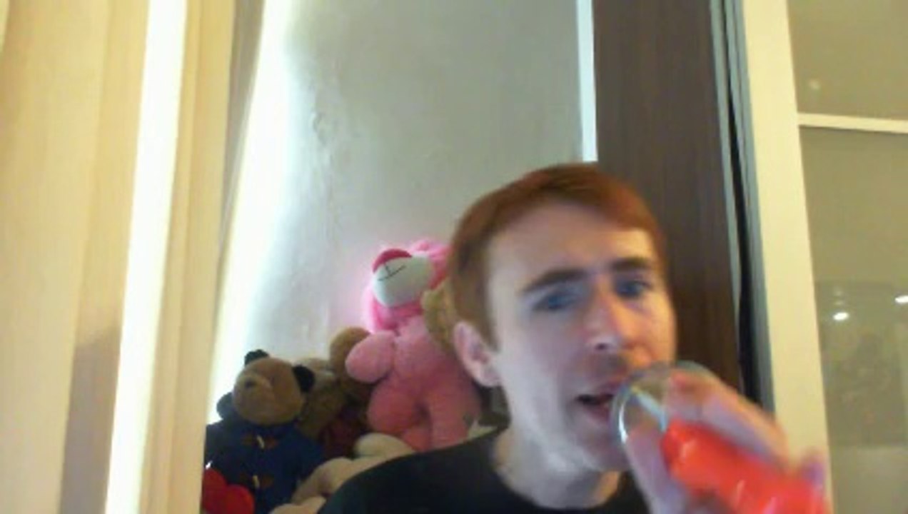 Wiwi égratigne "tu ne m'entends pas" d'Indila