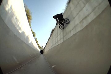 Andrew Jackson riding in Los Angeles Street - BMX