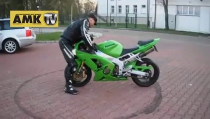 Sizce ne yapmaya çalışıyor?