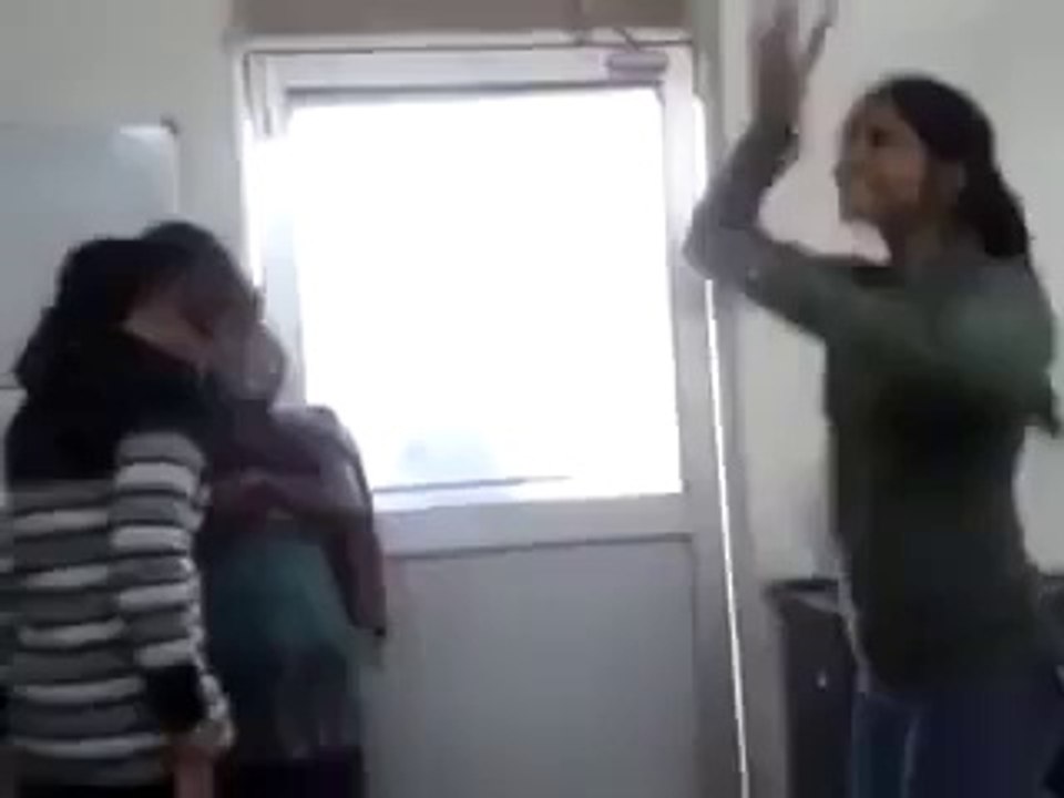 Desi Girls Dancing -Tezabi Video