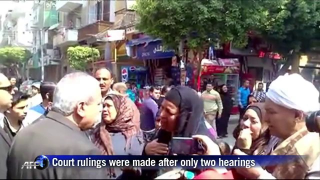 Egypt court sentences 529 Morsi backers to death