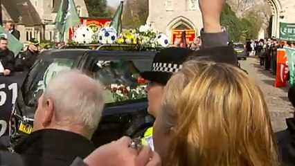 Thousands line streets for funeral of RMT leader Bob Crow