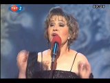 Ayşe Taş - Güller Arasında