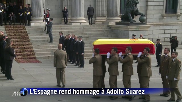 Les Espagnols rendent hommage à l'ancien président Adolfo Suarez