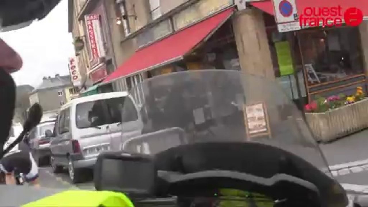 Dans la roue d'un cycliste du prologue de Normandie à Saint-Lô