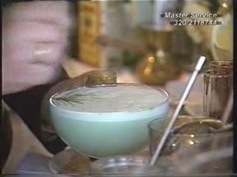 preparazione Cocktail bar