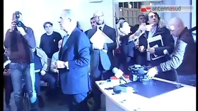 TG 11.04.14 Rimborsi Adp, botta e risposta via fb tra Di Paola e Decaro