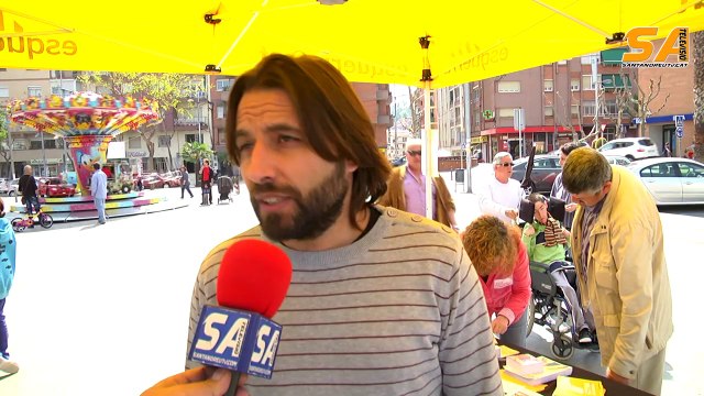 120414 Votar és democràcia, carpa informativa d'ERC a Sant Andreu de la Barca