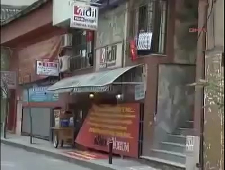 Grup Yorum üyelerinin OKMEYDANI POLİSE KARŞI DİRENİŞİ