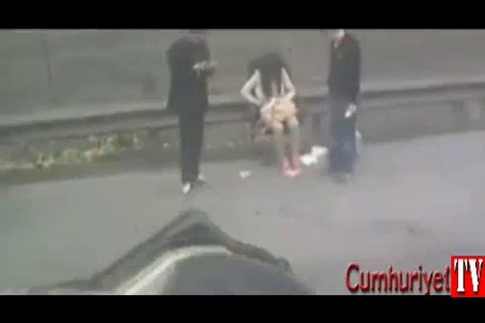 Kamyon kaza yerine daldı