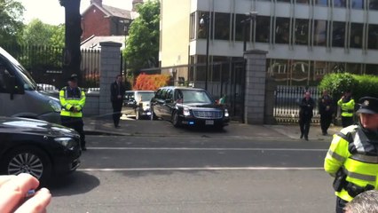 La limousine d'Obama bloquée par un dos d'âne