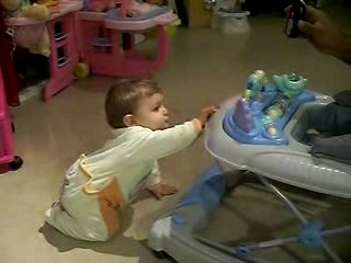 06 janvier Noah se met debout