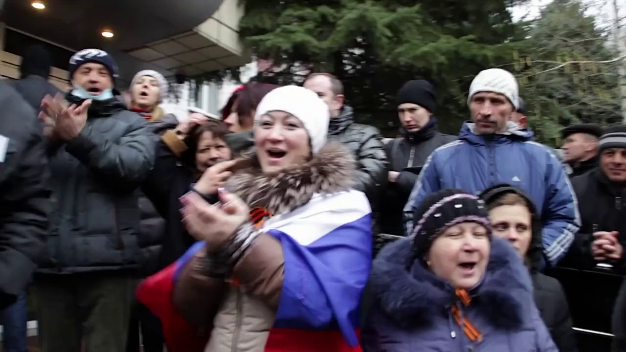 Prorrusos toman sedes policiales en Ucrania