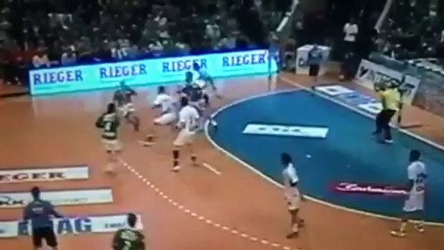 But étrange de Manuel Späth (Frisch Auf Göppingen) / Bundesliga Handball
