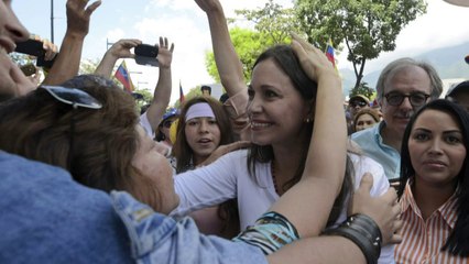 Chavismo destituye a diputada opositora