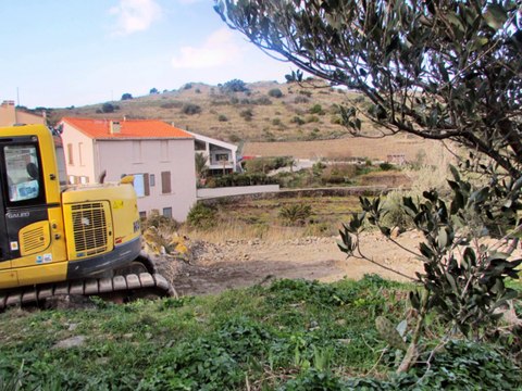 Pelleteuses, camions et autres engins agressent un espace sensible N°2