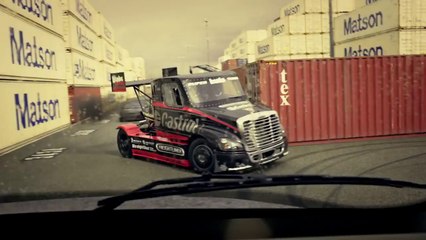 Download Video: Course de folie : camion contre voiture... Drift et Stunt de dingue!