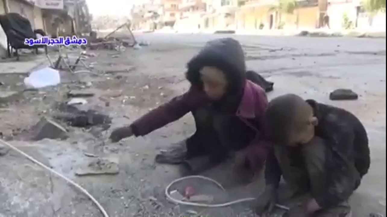 الى كل من ينام مليئ البطن قرير العين