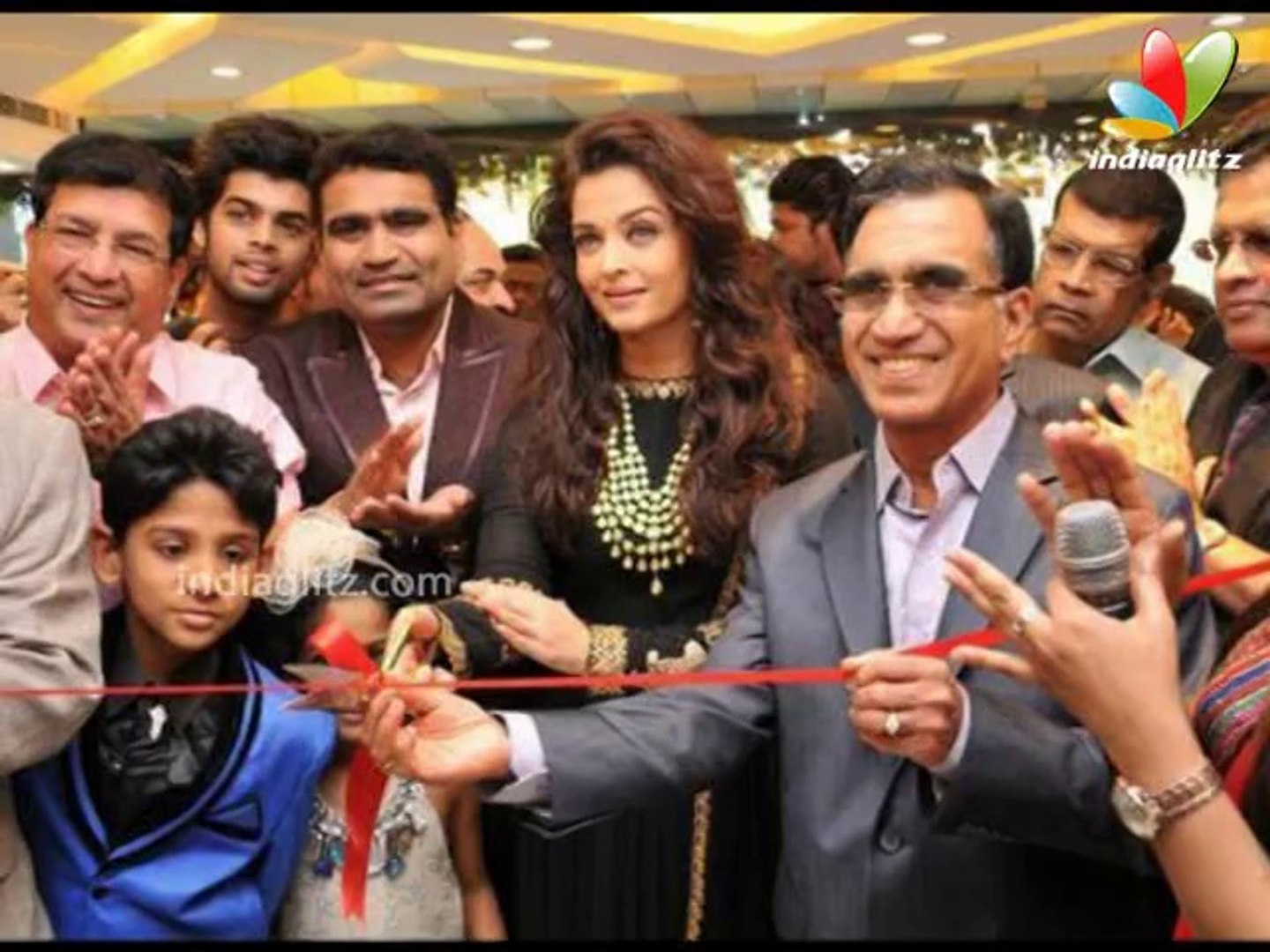 MAKEOVER: Aishwarya Rai Bachchan in Brand New Look | Hindi Latest News | Kalyan Jewellers | Delhi