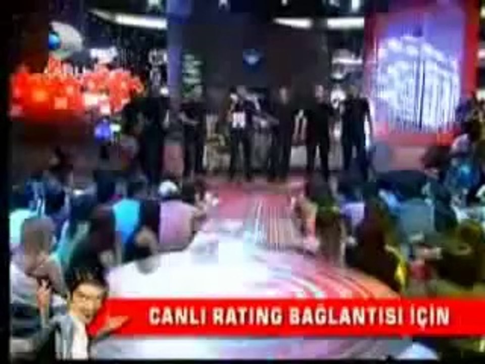 Vokaliz & Özcan Deniz - _Ya Evde Yoksan_ (Beyaz Show 2007)