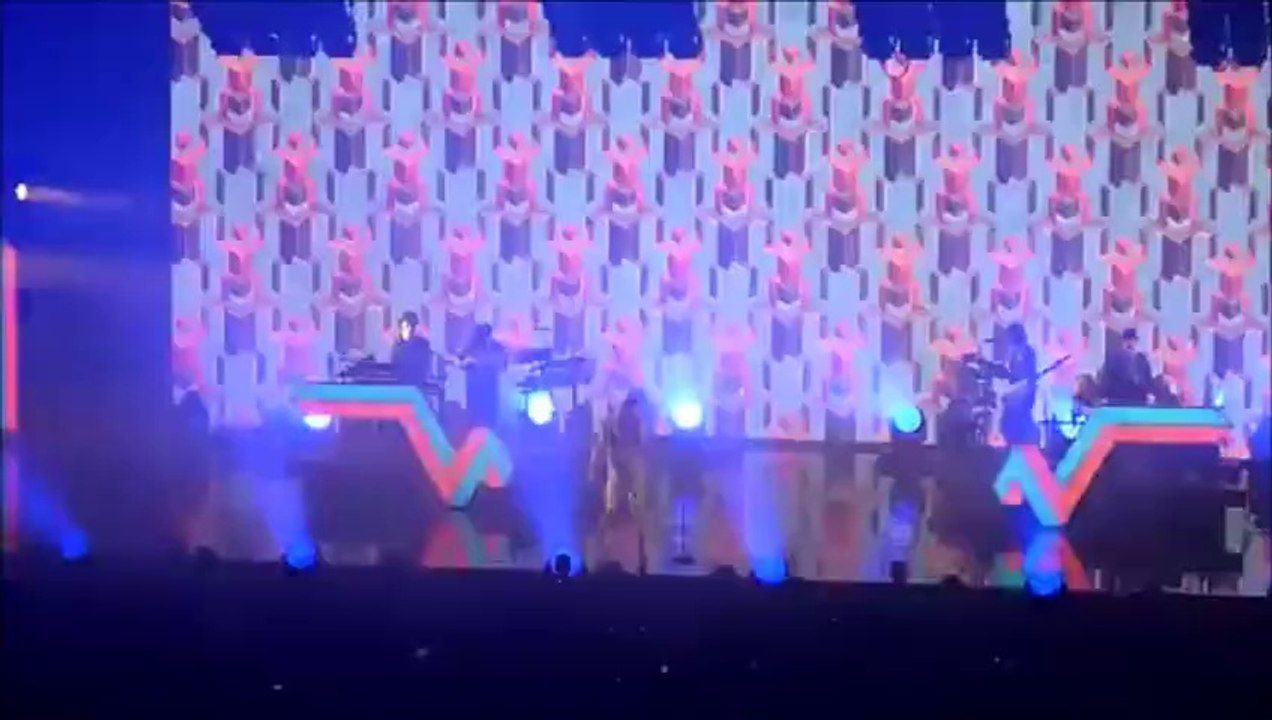 22/03/2014 Stromae @ Rouen: Papaoutai