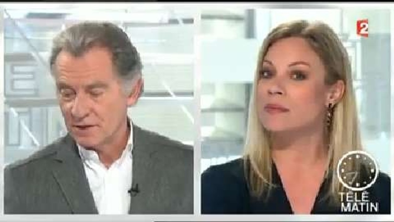 Une journaliste de "Télématin" flingue Scarlett Johansson