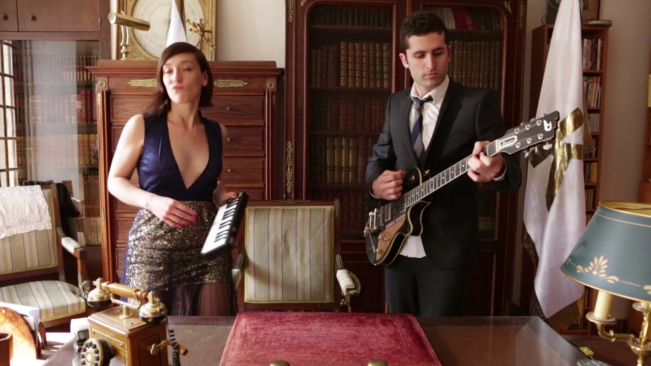 "Tous les mêmes" : KIZ détourne Stromae