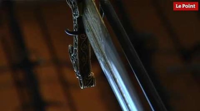 Les incroyables trésors de l’Histoire : l’épée d'apparat de François 1er portée lors de la défaite de Pavie.
