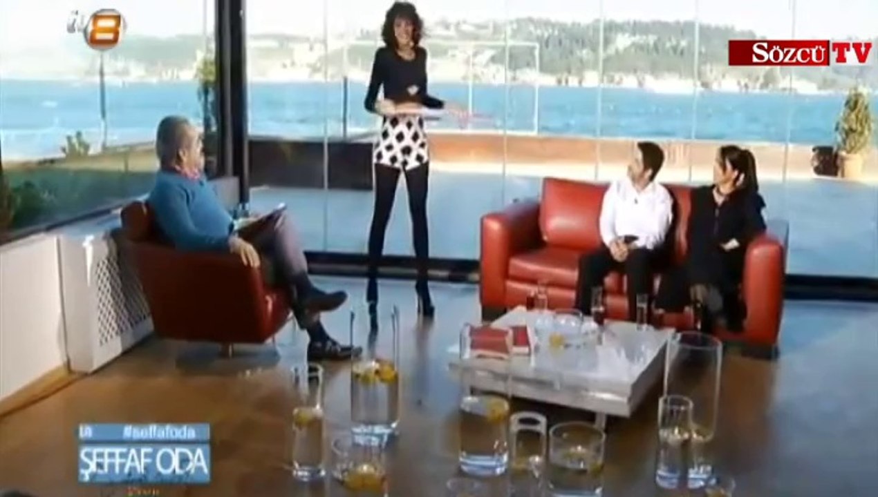 Güzel oyuncu Seda Bakan canlı yayında hulahop çevirdi