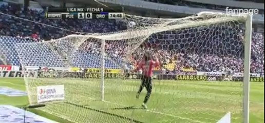 Come evitare un clamoroso autogol giocando a pallavolo col palo