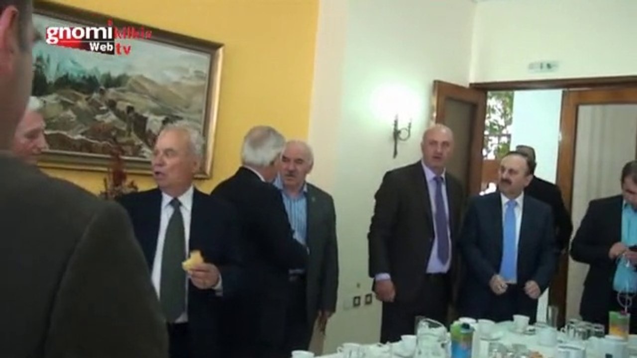 Πριν και μετά από την παρέλαση της 25ης Μαρτίου...
