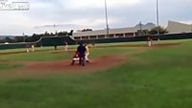 Guy’s Foul Ball Hits His Sister While She’s Filming.