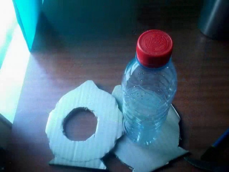 Vase en carton