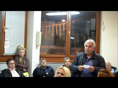 Ερωτήσεις δημοσιογράφων και πολιτών σε Απ. Τζιτζικώστα