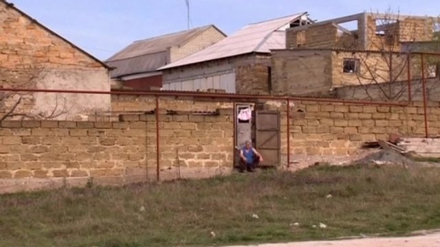 Crimea Tatars eye referendum to rule on Russia annexation