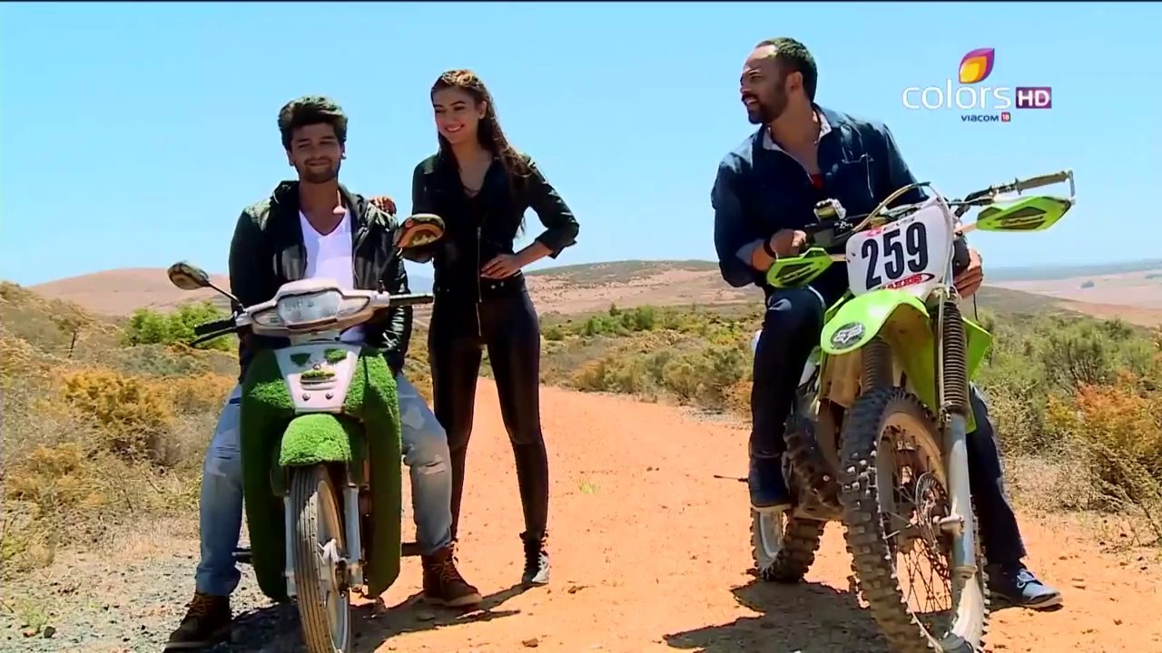 Gaushal Romantic Ride on Bike Interrupted by Rohit Shetty