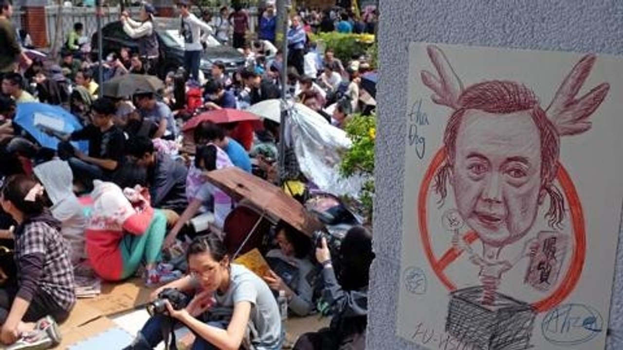 Taiwan protesters to meet president over deal