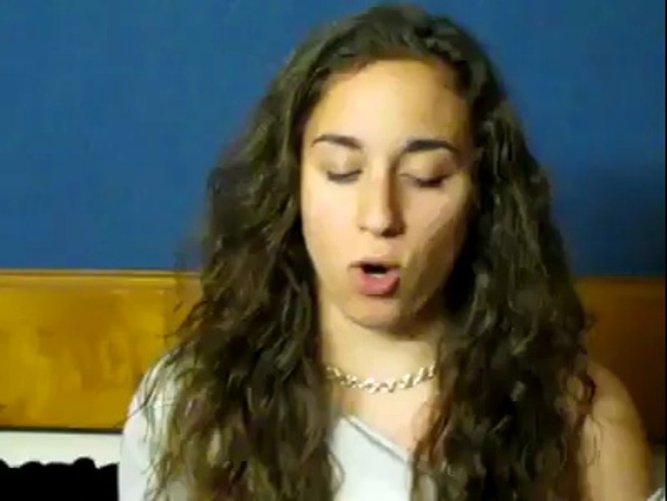 Girl with Unique Talent Must Watch