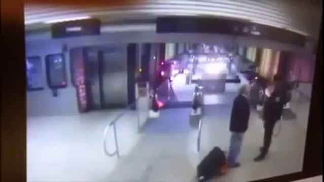 Déraillement du train à Chicago (Caméra de vidéo surveillance)