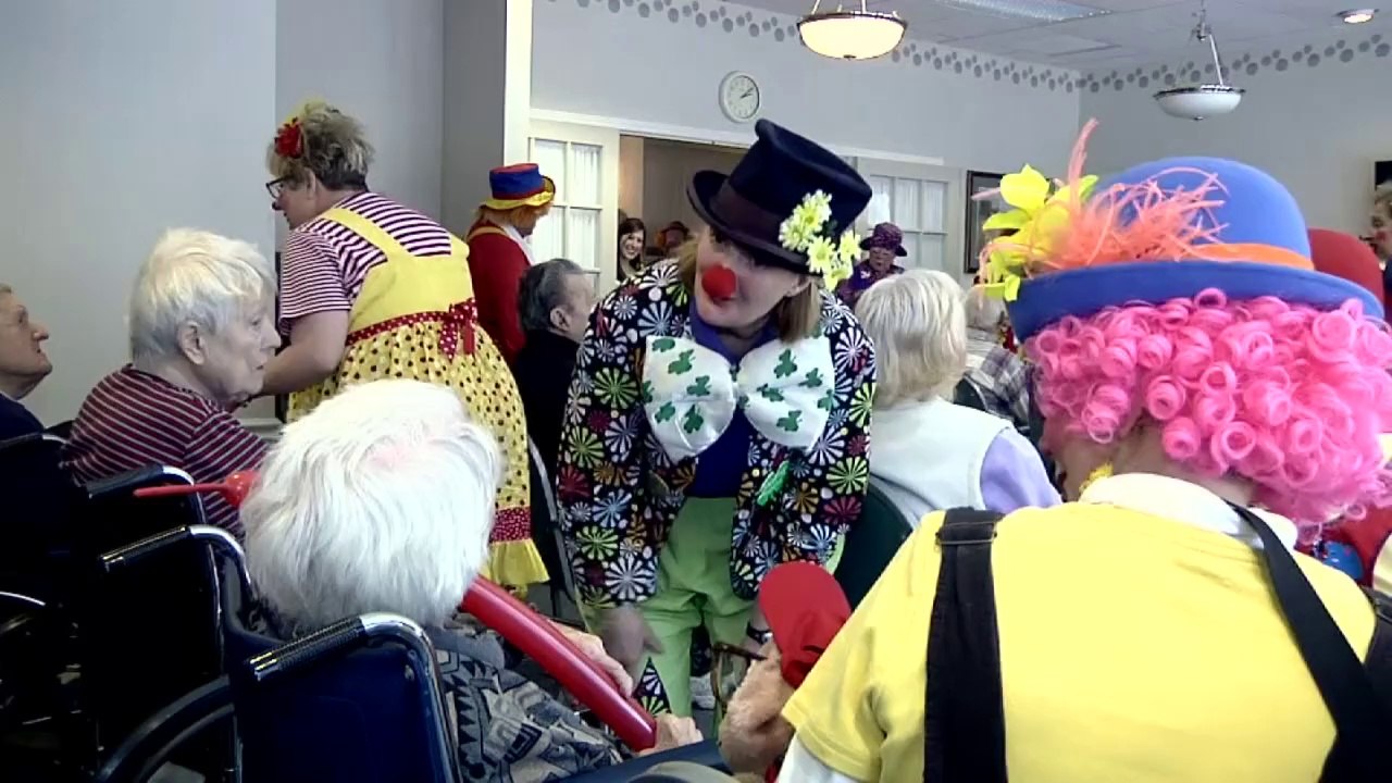 Rumalbern gegen das Vergessen: Clowns im Pflegeheim