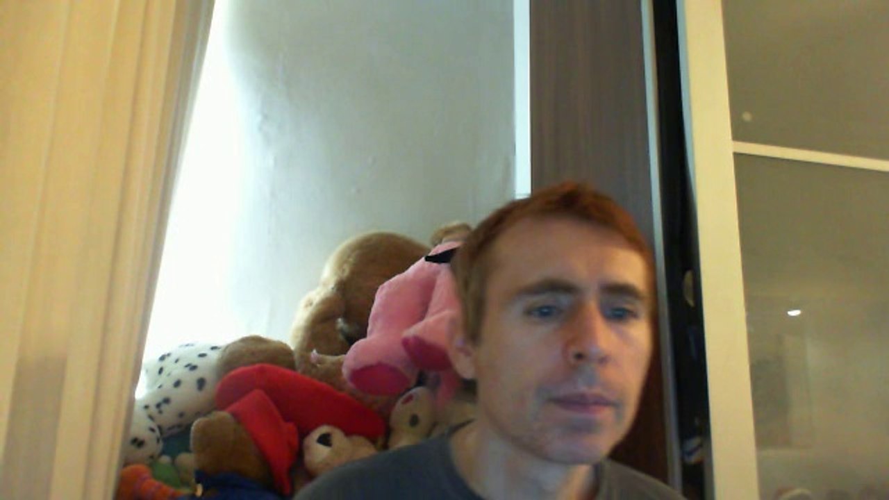 Wiwi égratigne "invisible sun" de Police