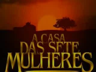 Maria cacha a Mariana & joao