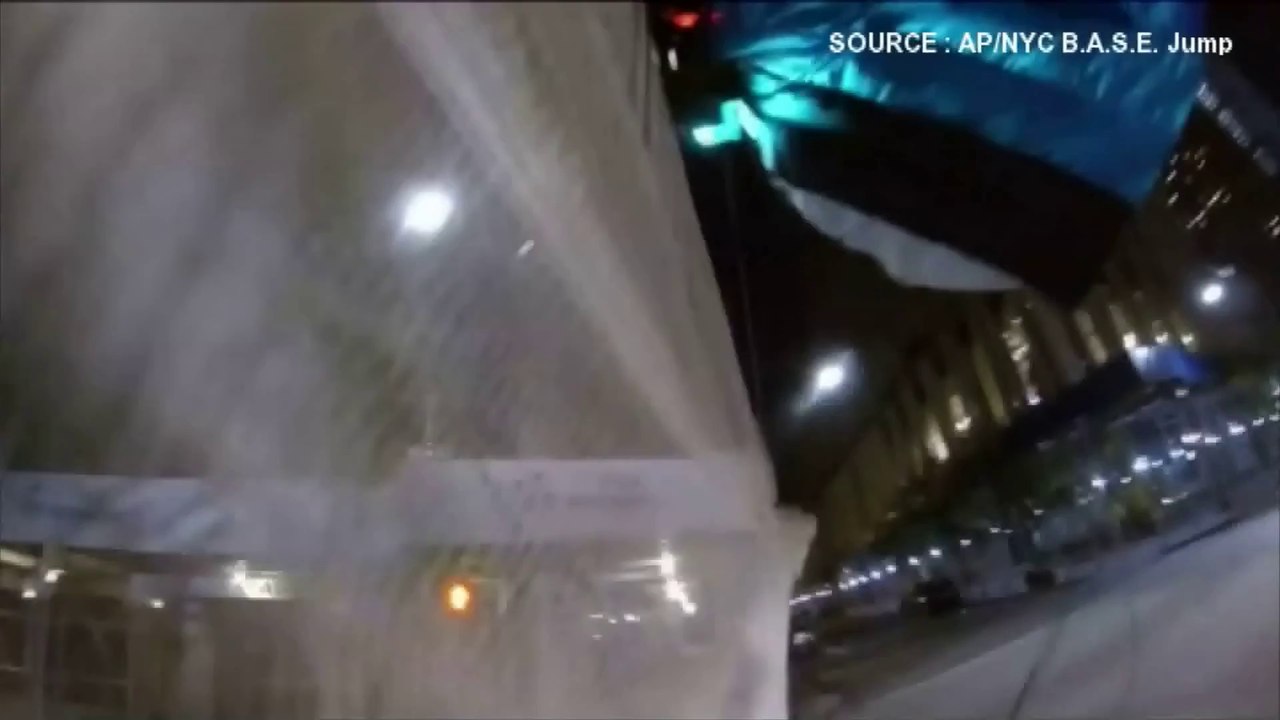 Parachutisme en plein New York depuis la tour du One World Trade Center