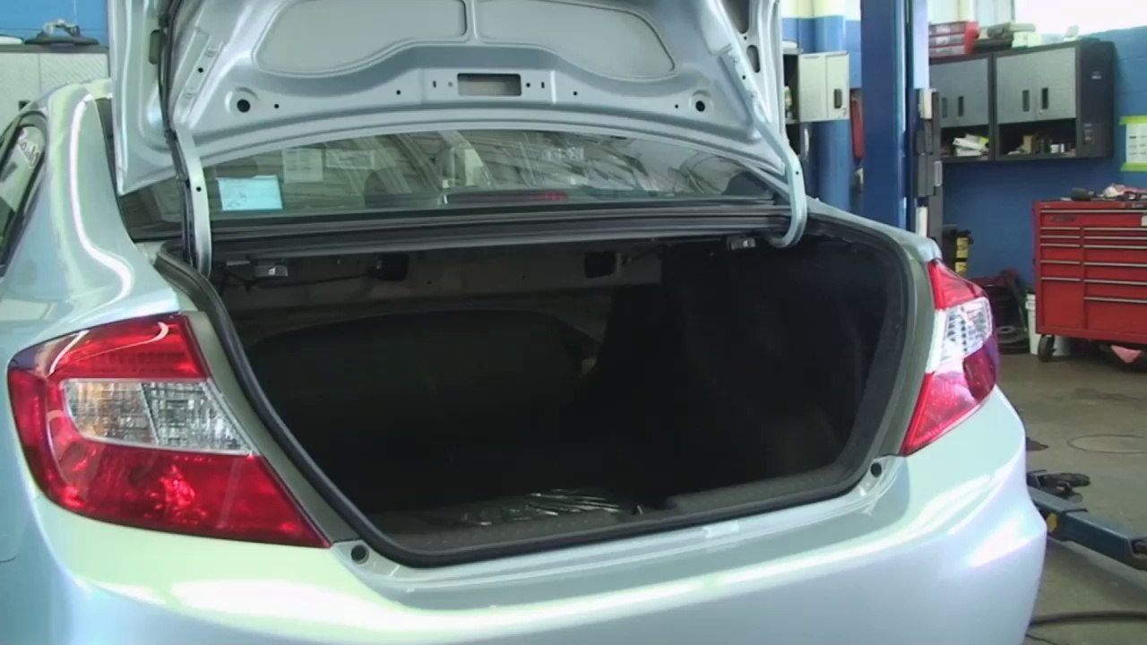 Episode #222 - 9thGen Honda Civic Deck Lid Spoiler Installation
