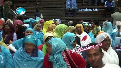 London Maalinta 1da Luulyo oo na lagu Soo bandhigay - UK by Jamila