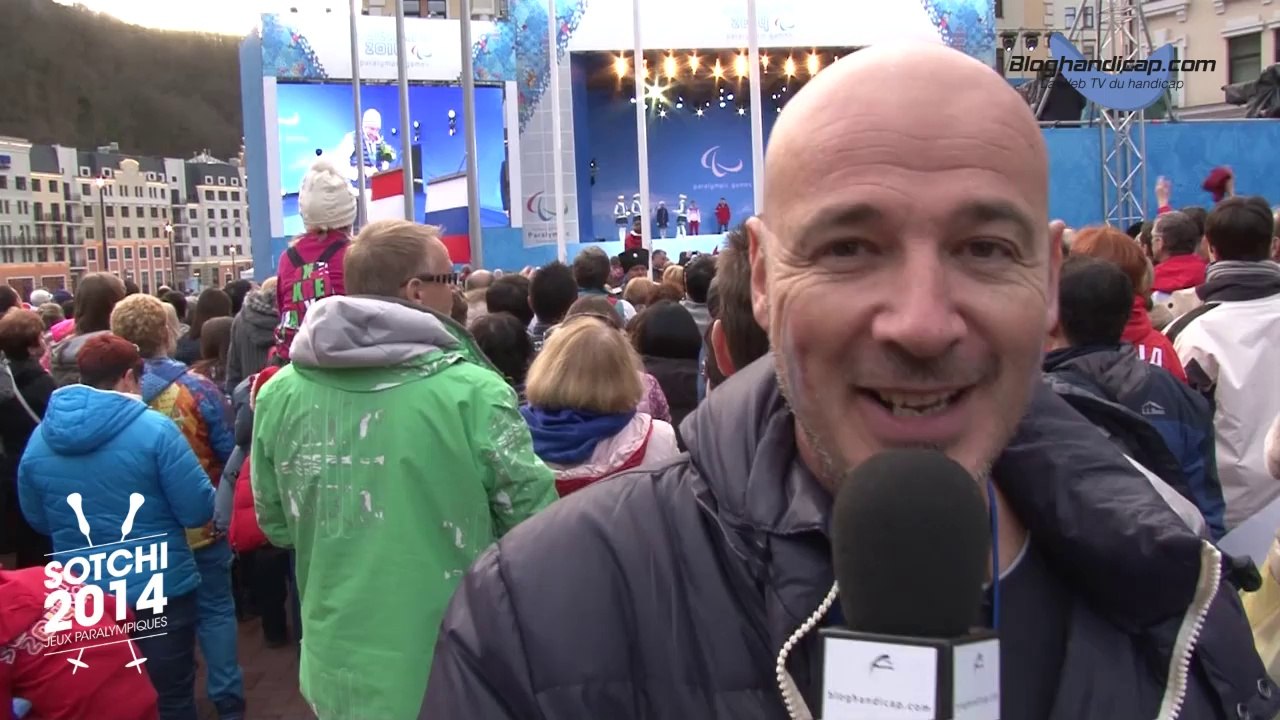 L'émotion de la famille de Marie Bochet lors de sa 1ère médaille à Sotchi - www.bloghandicap.com - La Web TV du Handicap