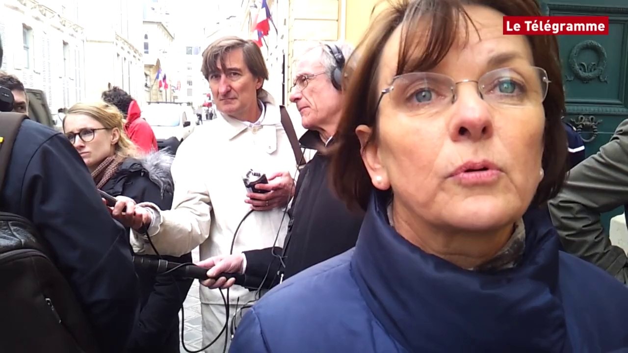 Paris. Les familles des victimes du Bugaled Breizh reçus par Le Drian