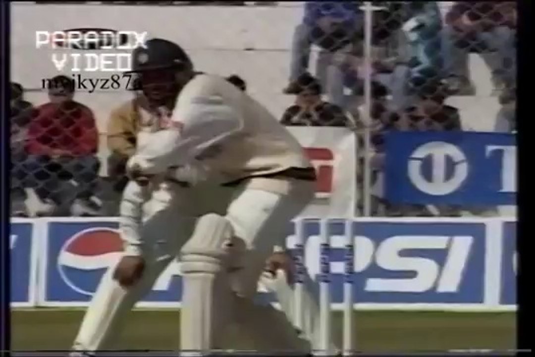 Waim_Akram_vs_VVS.Laxman_at_Delhi_Test_1999