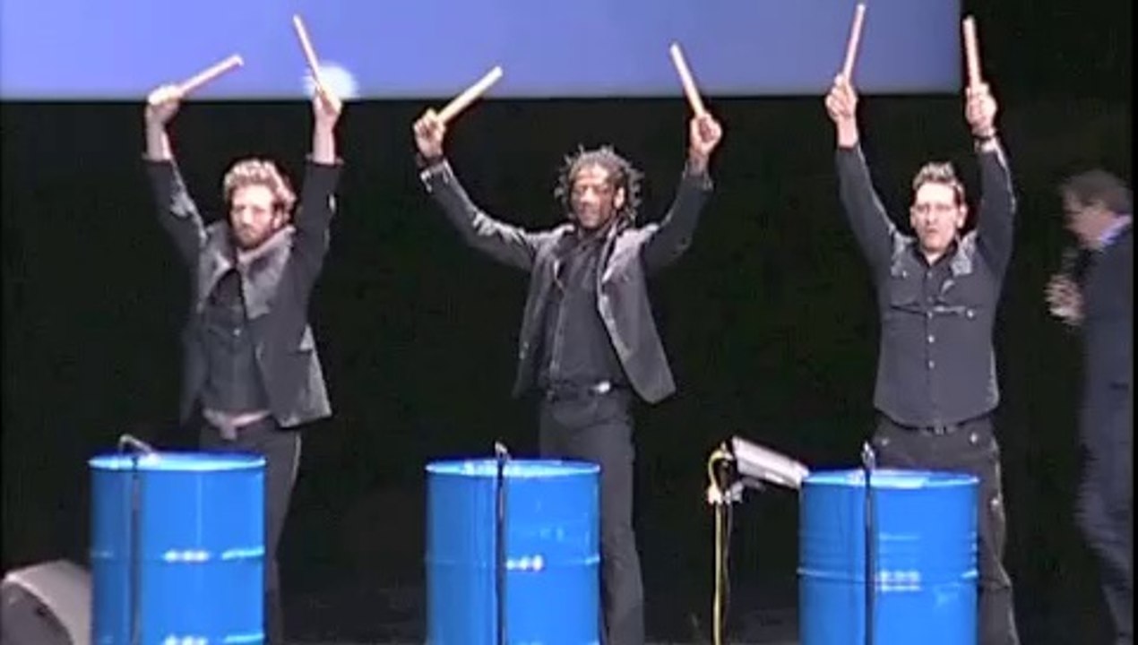 Udrums Palais des Congrès. Percus Urbaines.